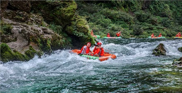 黃龍洞、天門仙山、猛洞河、鳳凰古城“湘西神秘之旅”5日游